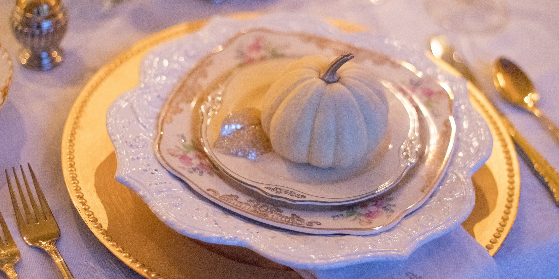 holiday table 1926938 1920 holiday table 1926938 1920